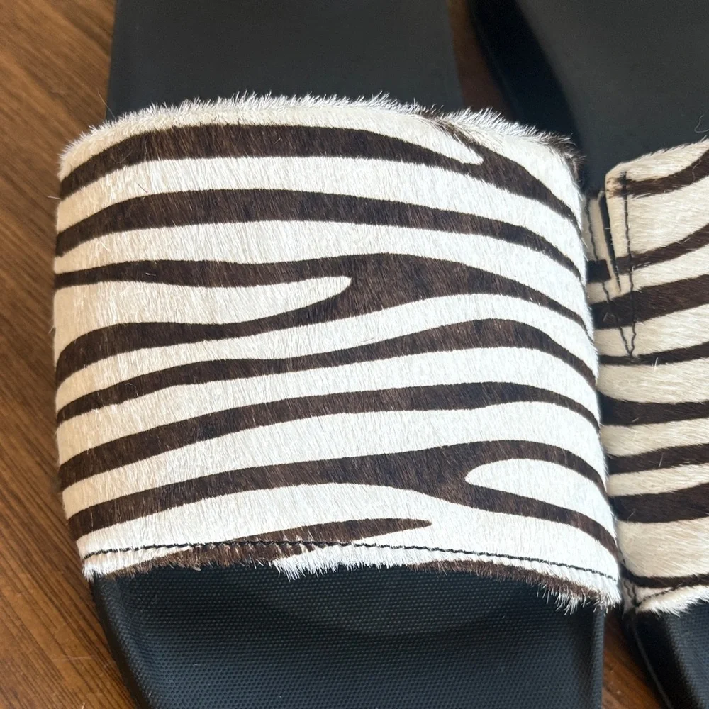 Fitflop EUC Iqushion Hair-on Leather Zebra Print Slides Women’s EU 42 / US 10